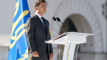 Зеленський запропонував зробити вихідним День української державності
