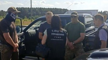 Жителя Костополя затримали за продаж автомобілів, призначених для ЗСУ