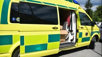 Зі Швеції на Рівненщину передали три медичні автомобілі